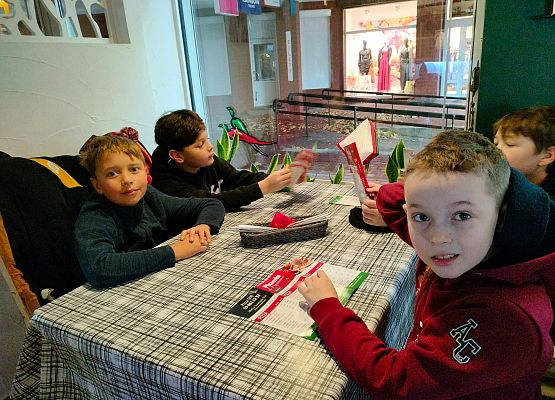 Wyjście klasy trzeciej do pizzerii grafika