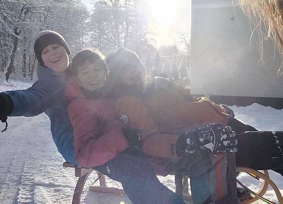 Zabawy na śniegu grafika