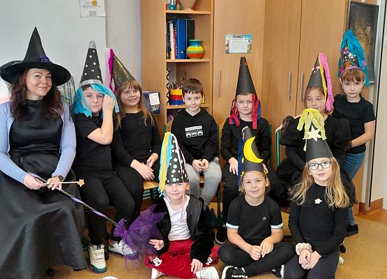 Andrzejkowe spotkanie z wróżbą-kl.2 grafika