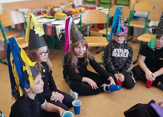 Andrzejkowe spotkanie z wróżbą-kl.2 grafika