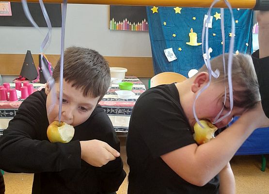 Andrzejkowe spotkanie z wróżbą-kl.2 grafika