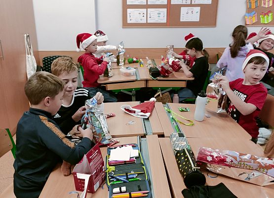 Mikołajki w klasie trzeciej grafika