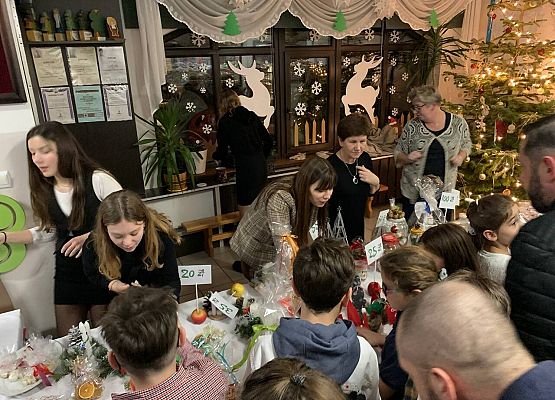 Wieczornica w Społecznej Językowej Szkole Podstawowej LTO w Lęborku grafika