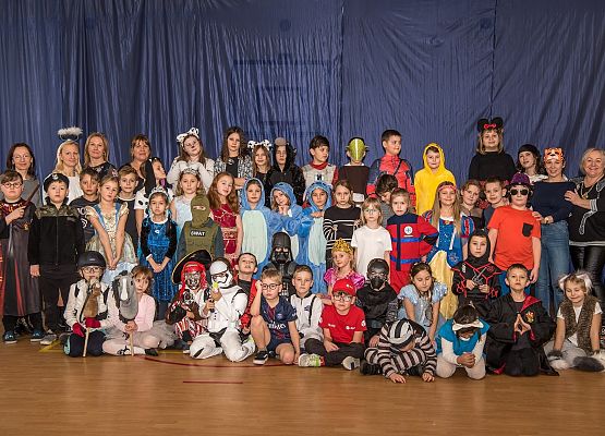 Bal karnawałowy klas I -III grafika