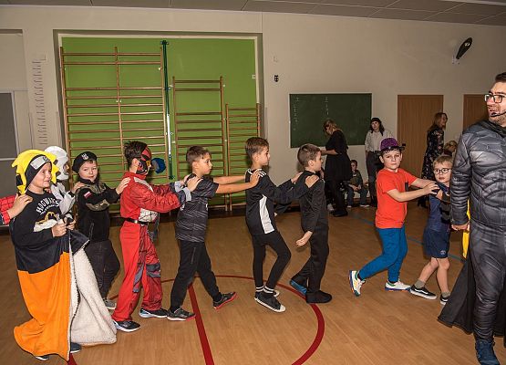 Bal karnawałowy klas I -III grafika