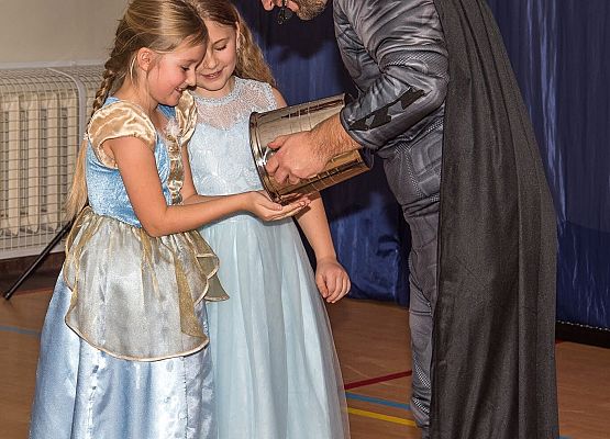 Bal karnawałowy klas I -III grafika