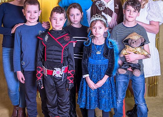 KARNAWAŁOWA SESJA FOTO kl.I -III grafika