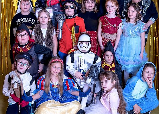 KARNAWAŁOWA SESJA FOTO kl.I -III grafika