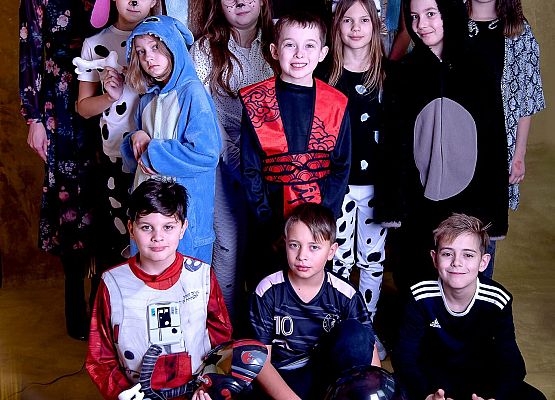 KARNAWAŁOWA SESJA FOTO kl.I -III grafika