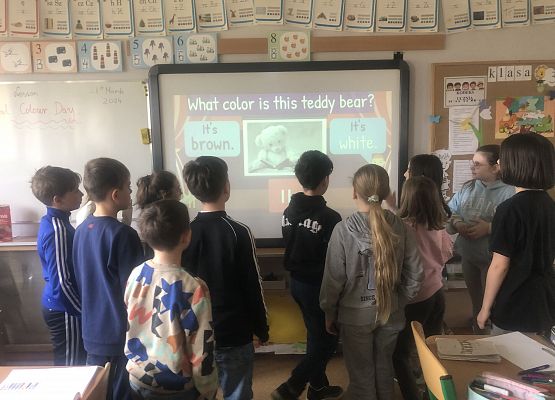 International Colour Day with 3rd & 2nd grades grafika