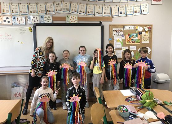 International Colour Day with 3rd & 2nd grades grafika