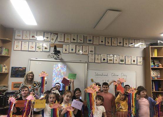 International Colour Day with 3rd & 2nd grades grafika