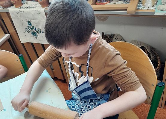 Warsztaty z gliną w klasach pierwszych grafika