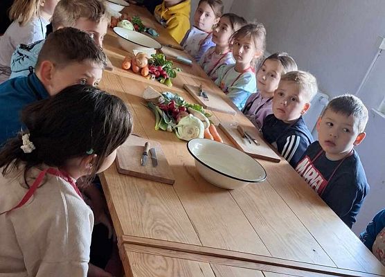 Wycieczka klas 1a i 1b grafika