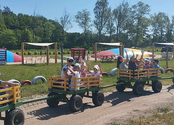 Wycieczka klas 1 na Farmę Alexa grafika