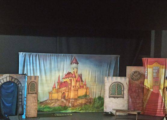 Wyjście do kina klasa 1a,1b i 3a na spektakl „Kopciuszek” grafika