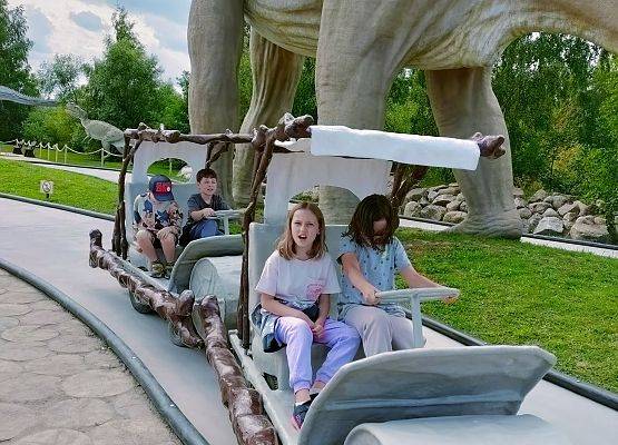 Wycieczka do Parku Dinozaurów klasa III grafika