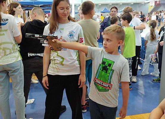 Uczniowie klasy 1 i 4 wzięły udział w Targach Sportowych grafika