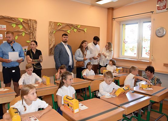 Uroczyste Rozpoczęcie Roku Szkolnego klas pierwszych 2024/2025 - pasowanie na ucznia grafika