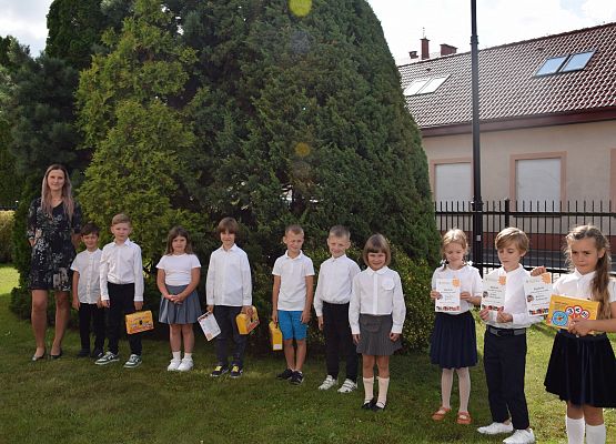 Uroczyste Rozpoczęcie Roku Szkolnego klas pierwszych 2024/2025 - pasowanie na ucznia grafika