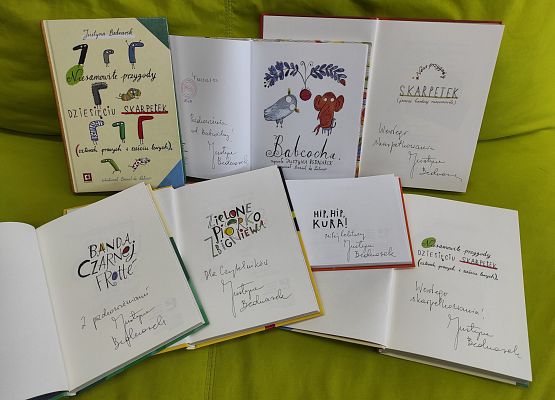 Szkolna biblioteka serdecznie zachęca wszystkich uczniów do wypożyczania książek!  grafika