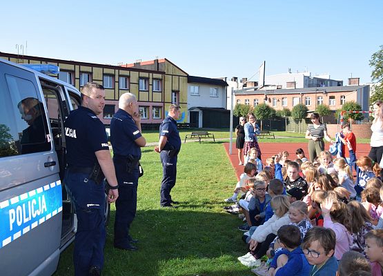 Wizyta Policji w naszej szkole grafika