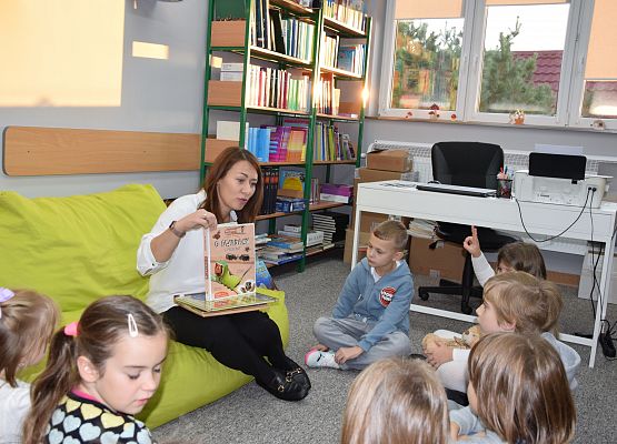 Pasowanie na Czytelnika grafika