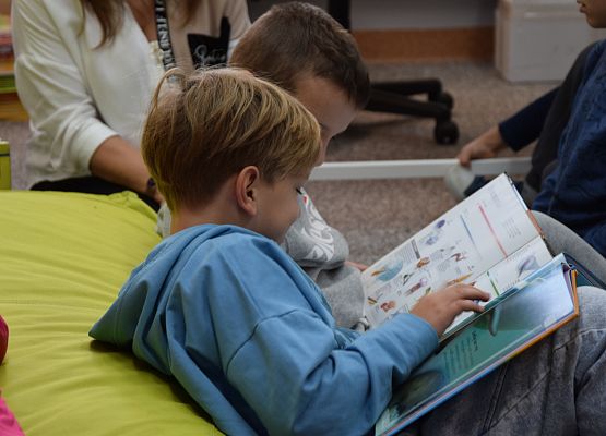 Pasowanie na Czytelnika grafika