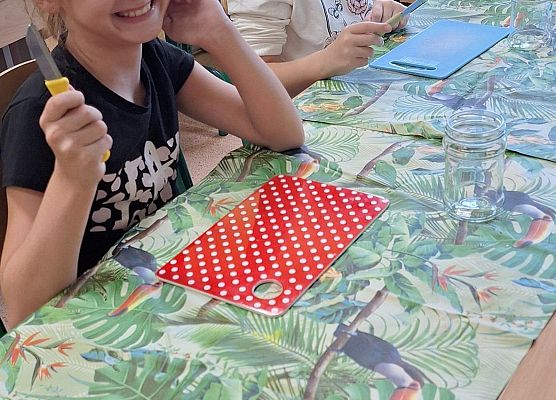 Uczniowie klasy IIb wiedzą co smaczne i zdrowe! grafika