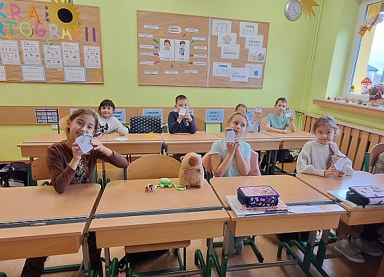 Uczniowie klasy IIb wiedzą co smaczne i zdrowe! grafika