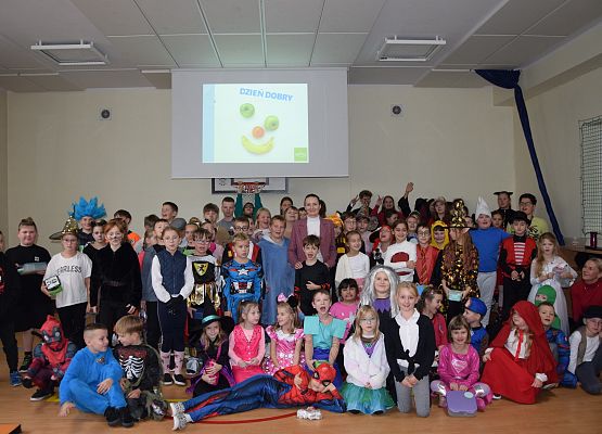 DZIEŃ POSTACI Z BAJEK grafika