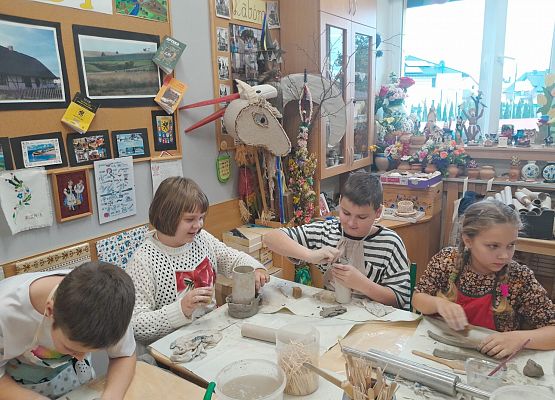 Arteterapia gliną w kl.I - III grafika