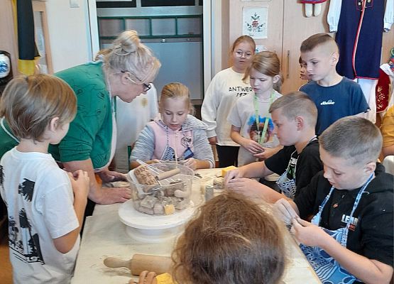 Arteterapia gliną w kl.I - III grafika