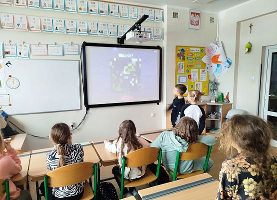 Walking in the jungle with Happy Kids grafika