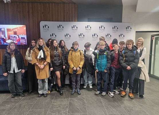 Spotkania ze sztuką teatralną grafika