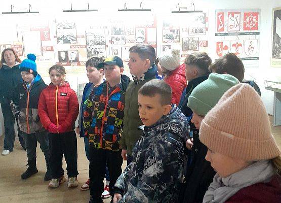 Wycieczka kaszubska klasy trzeciej - Bytów i Płotowo grafika