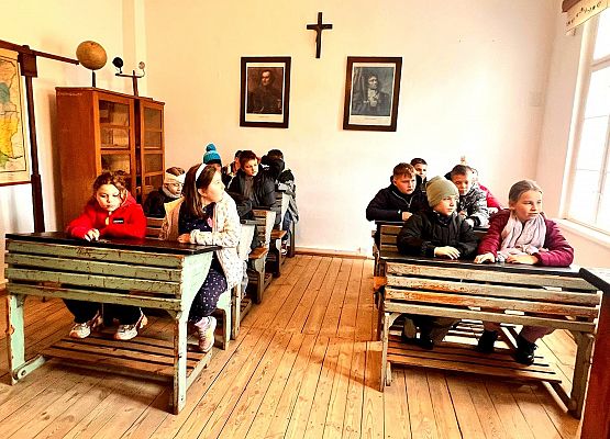 Wycieczka kaszubska klasy trzeciej - Bytów i Płotowo grafika