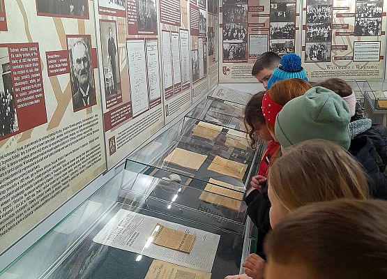 Wycieczka kaszubska klasy trzeciej - Bytów i Płotowo grafika