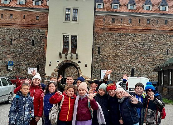 Wycieczka kaszubska klasy trzeciej - Bytów i Płotowo grafika