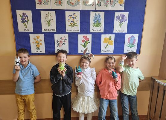 Świąteczny czas w klasach pierwszych i drugich. grafika