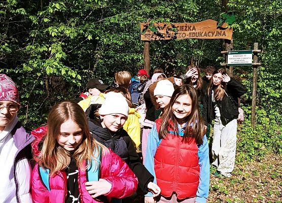 ŚCIEŻKA EDUKACYJNO – PRZYRODNICZA DO „DĘBU ŚWIĘTOPEŁK” grafika