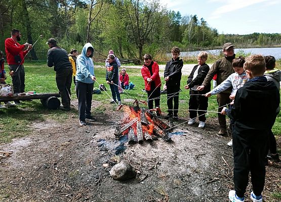 ŚCIEŻKA EDUKACYJNO – PRZYRODNICZA DO „DĘBU ŚWIĘTOPEŁK” grafika