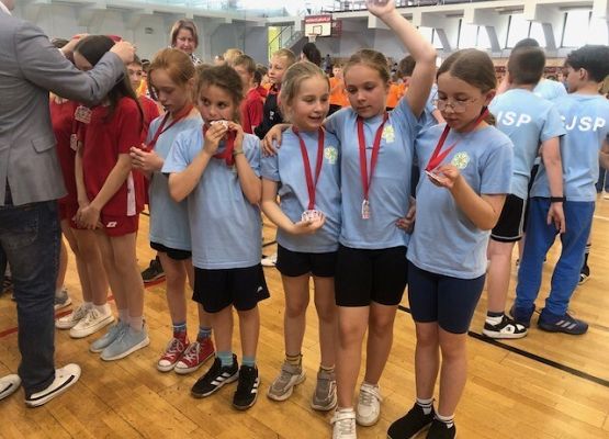 Kto z nas lepiej i prędzej grafika