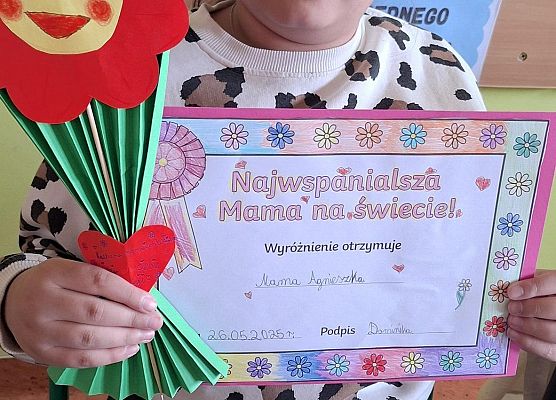 Dzień Matki w klasach II B i III A grafika