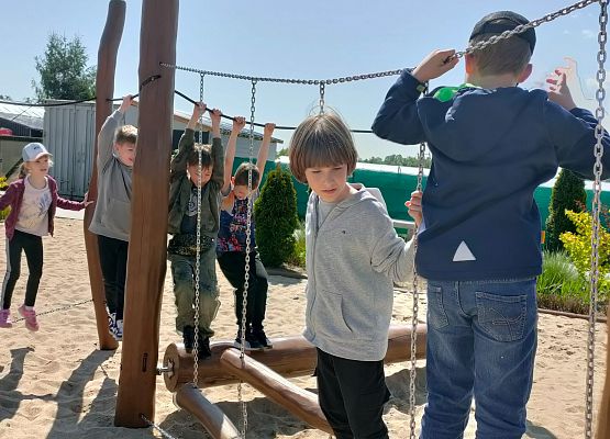 Wycieczka klas pierwszych do Parku Rozrywki Czarogrody w Celbowie grafika