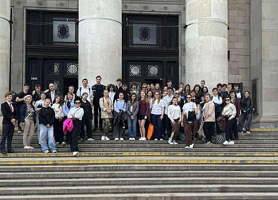 Wizyta Samorządu Uczniowskiego w Warszawie grafika