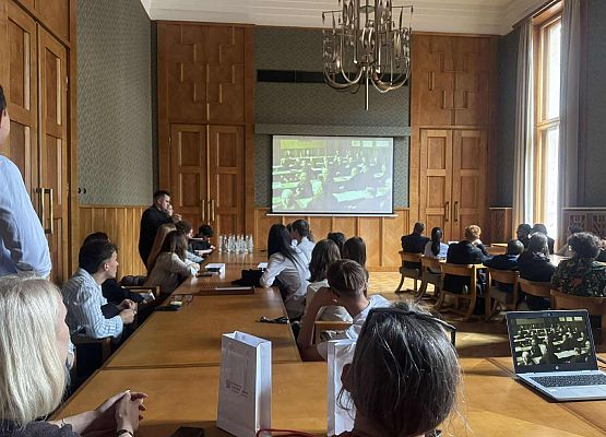 Wizyta Samorządu Uczniowskiego w Warszawie grafika