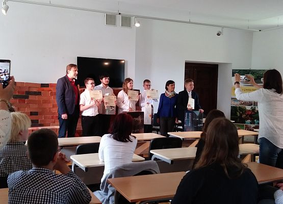 Konkurs wiedzy o zamkach gotyckich grafika