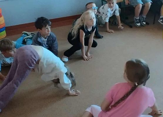 Zajęcia muzyczno- ruchowe. Integracja klasy 1 grafika