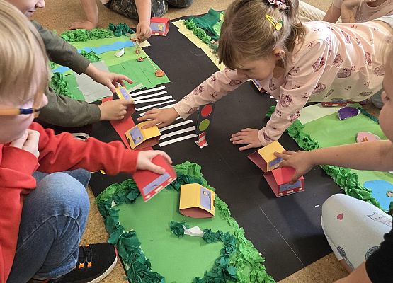 Bezpieczeństwo na drodze - lekcja w klasie pierwszej grafika